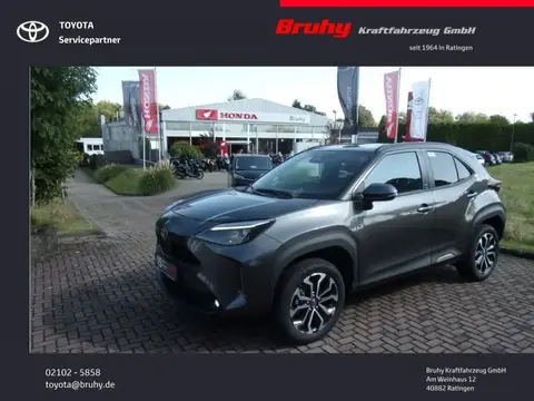 TOYOTA YARIS Hybrid 2024 Leasing ad 