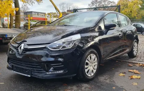 Used RENAULT CLIO Petrol 2018 Ad 