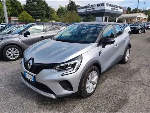 Used RENAULT CAPTUR Hybrid 2021 Ad 