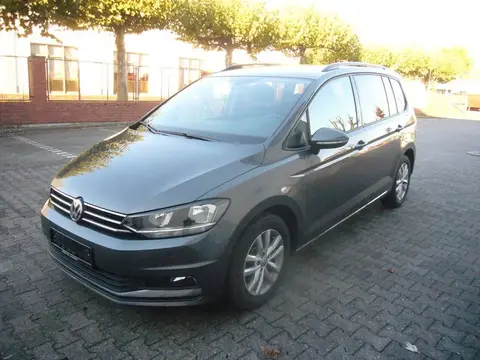 Used VOLKSWAGEN TOURAN Diesel 2017 Ad 