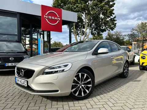 Annonce VOLVO V40 Essence 2019 d'occasion 