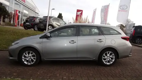 Used TOYOTA AURIS Hybrid 2017 Ad 