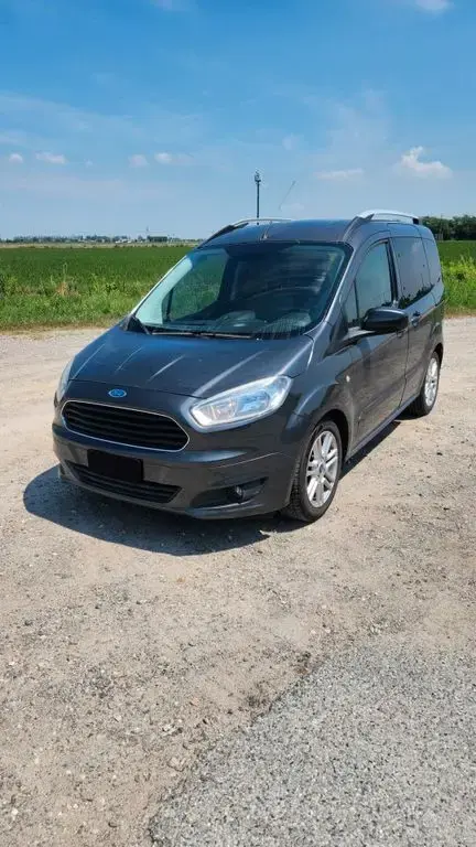 Used FORD TOURNEO Diesel 2018 Ad 