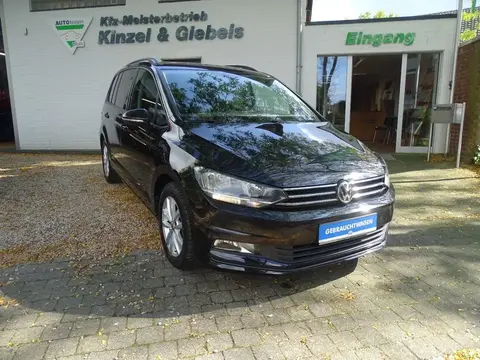 Used VOLKSWAGEN TOURAN Petrol 2015 Ad 