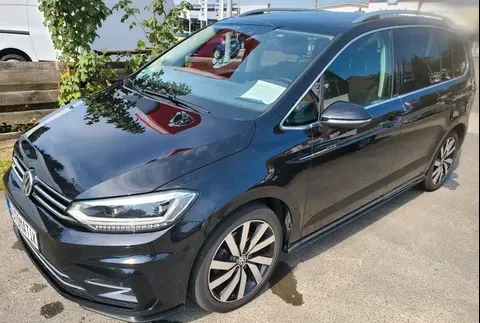 Used VOLKSWAGEN TOURAN Petrol 2017 Ad 