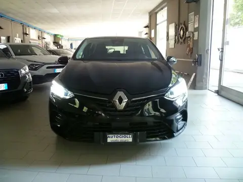 Used RENAULT CLIO Hybrid 2021 Ad 