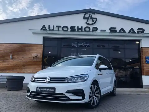 Used VOLKSWAGEN TOURAN Petrol 2017 Ad 