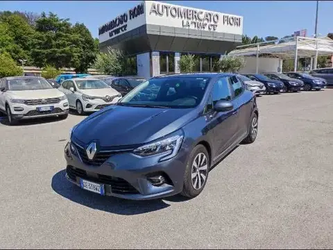 Used RENAULT CLIO Hybrid 2021 Ad 