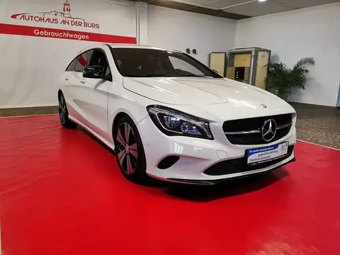 Used MERCEDES-BENZ CLASSE CLA Petrol 2017 Ad Germany