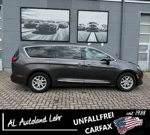 Used CHRYSLER PACIFICA Petrol 2017 Ad 