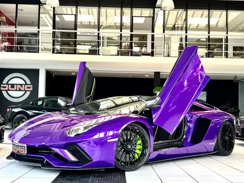 Used LAMBORGHINI AVENTADOR Petrol 2018 Ad 