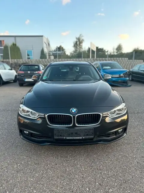 Used BMW SERIE 3 Petrol 2018 Ad 