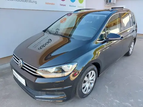 Used VOLKSWAGEN TOURAN Petrol 2017 Ad 