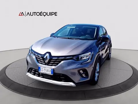 Used RENAULT CAPTUR Hybrid 2021 Ad 