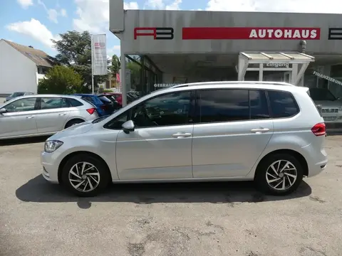 Used VOLKSWAGEN TOURAN Diesel 2017 Ad 