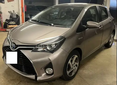 Used TOYOTA YARIS Hybrid 2015 Ad 