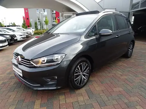 Used VOLKSWAGEN GOLF Petrol 2017 Ad 