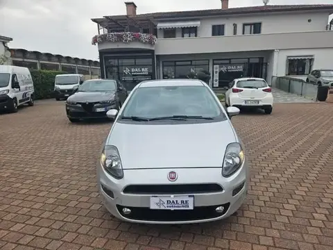 Used FIAT PUNTO  2015 Ad 