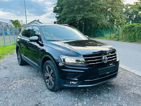 Used VOLKSWAGEN TIGUAN Petrol 2018 Ad 