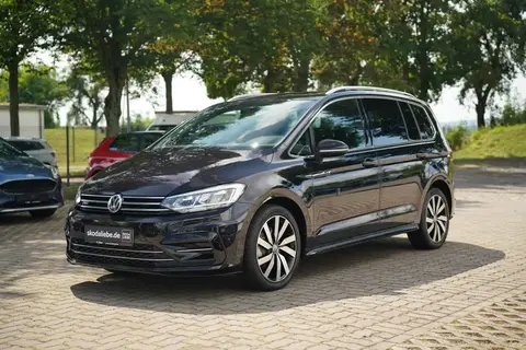 Used VOLKSWAGEN TOURAN Petrol 2018 Ad 