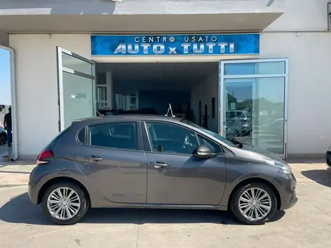 Used PEUGEOT 208 Petrol 2019 Ad 