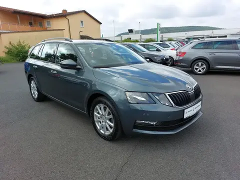 Used SKODA OCTAVIA Petrol 2019 Ad 