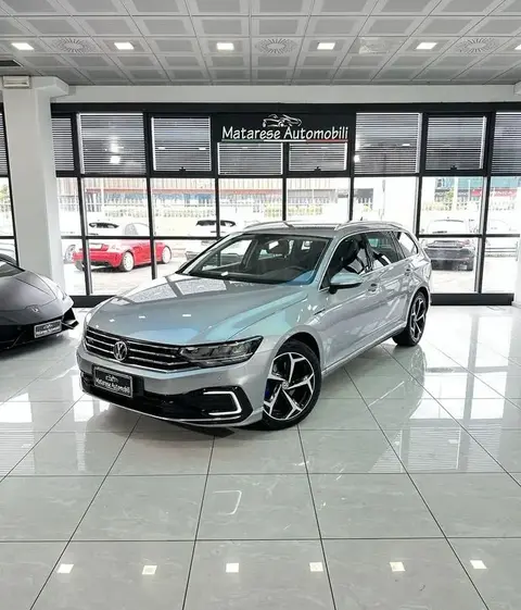 Used VOLKSWAGEN PASSAT Hybrid 2020 Ad 