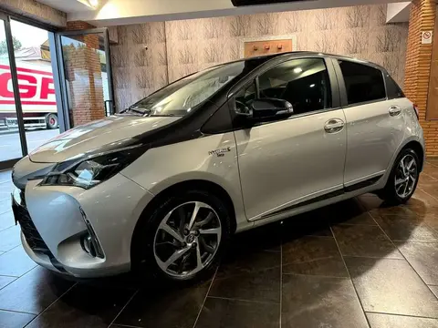 Used TOYOTA YARIS Hybrid 2019 Ad 