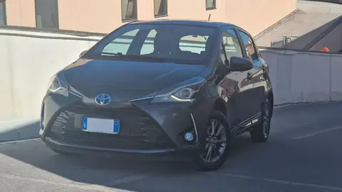 Used TOYOTA YARIS Hybrid 2017 Ad 