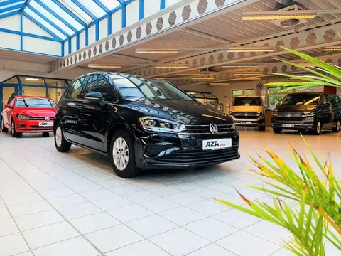 Used VOLKSWAGEN GOLF Petrol 2018 Ad 