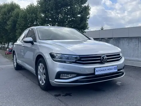 Used VOLKSWAGEN PASSAT Petrol 2021 Ad 