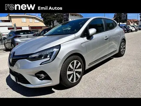 Used RENAULT CLIO Hybrid 2021 Ad 