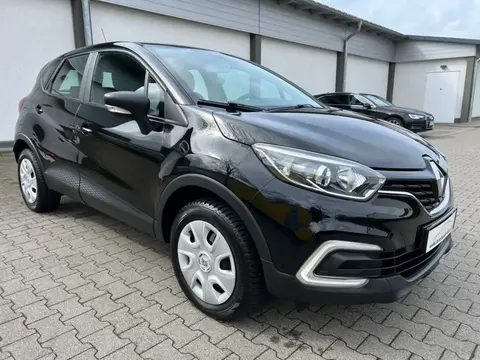 Used RENAULT CAPTUR Petrol 2017 Ad 