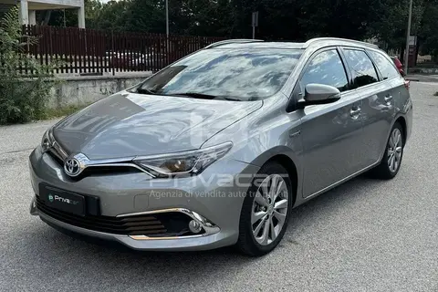 Used TOYOTA AURIS Hybrid 2018 Ad 