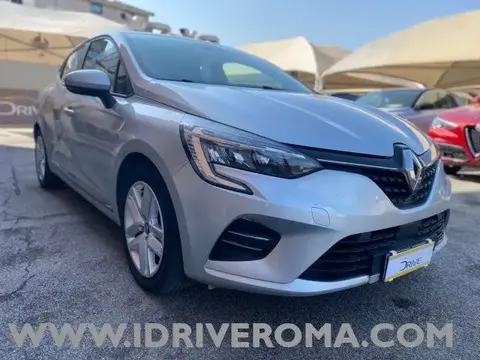 Used RENAULT CLIO Hybrid 2021 Ad 