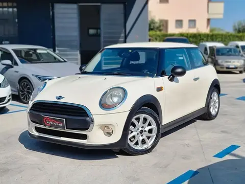 Used MINI ONE Petrol 2015 Ad 