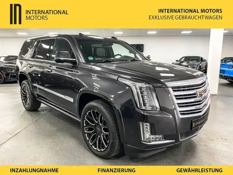 Used CADILLAC ESCALADE LPG 2018 Ad 