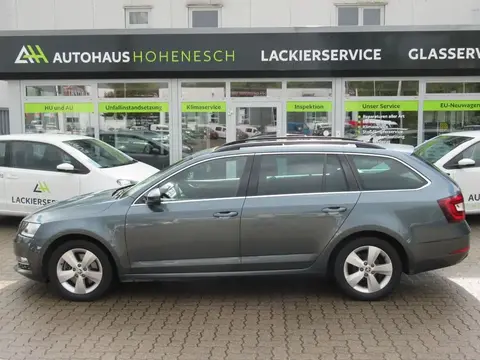 Used SKODA OCTAVIA Petrol 2019 Ad 