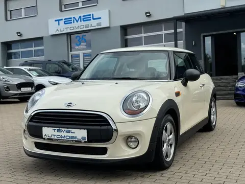 Used MINI ONE Petrol 2015 Ad 