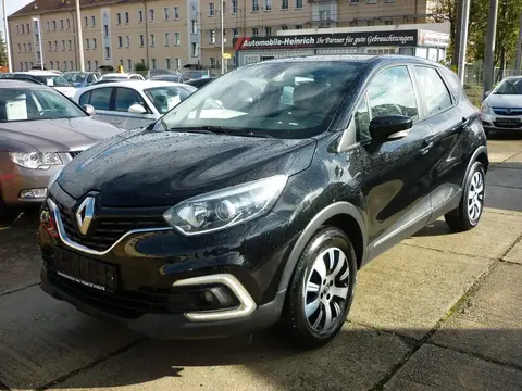 Used RENAULT CAPTUR Petrol 2017 Ad 