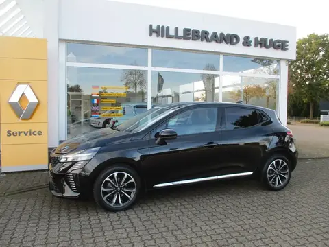 Used RENAULT CLIO Petrol 2023 Ad Germany