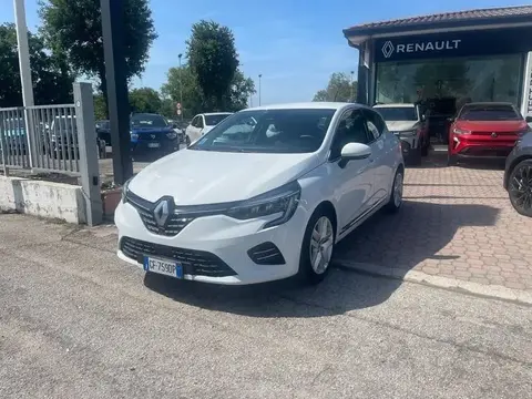 Used RENAULT CLIO Hybrid 2021 Ad 