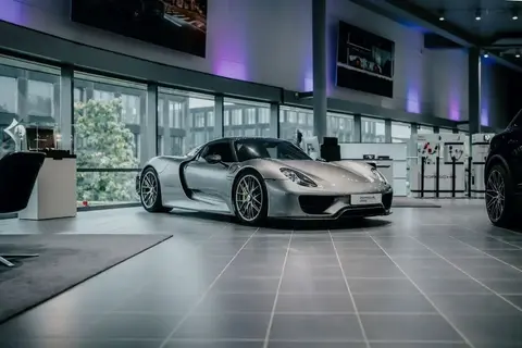 Used PORSCHE 918 Hybrid 2015 Ad 