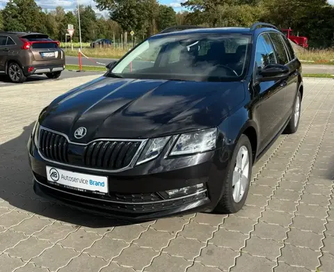 Used SKODA OCTAVIA Petrol 2018 Ad 