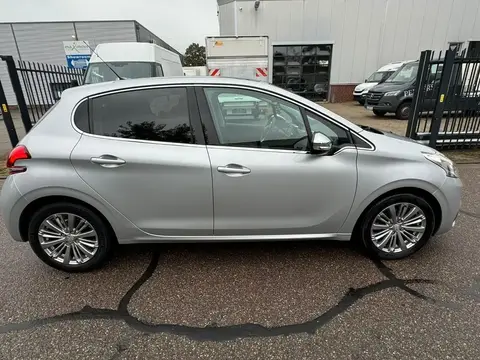 Used PEUGEOT 208 Petrol 2018 Ad 