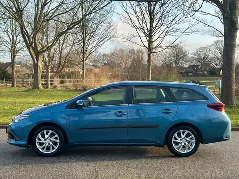 Used TOYOTA AURIS Petrol 2015 Ad 