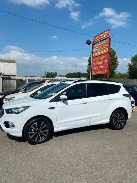 Annonce FORD KUGA Essence 2019 d'occasion 