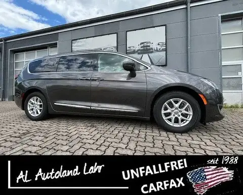 Used CHRYSLER PACIFICA Petrol 2017 Ad 