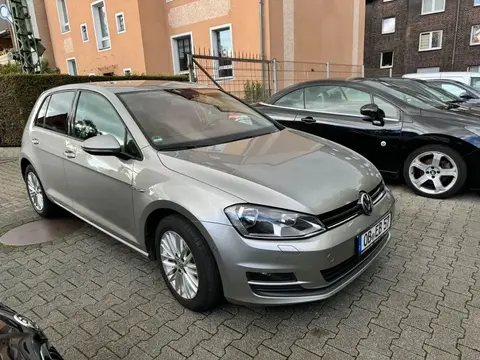 Used VOLKSWAGEN GOLF Petrol 2015 Ad 