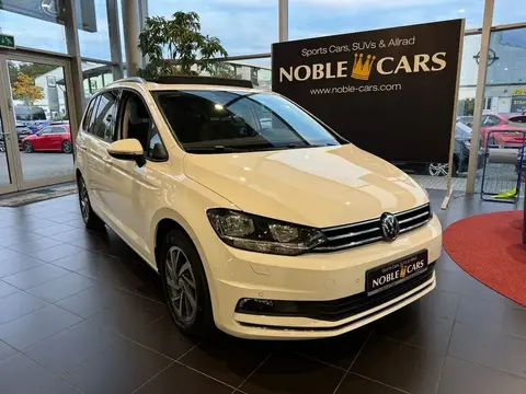 Used VOLKSWAGEN TOURAN Petrol 2017 Ad 